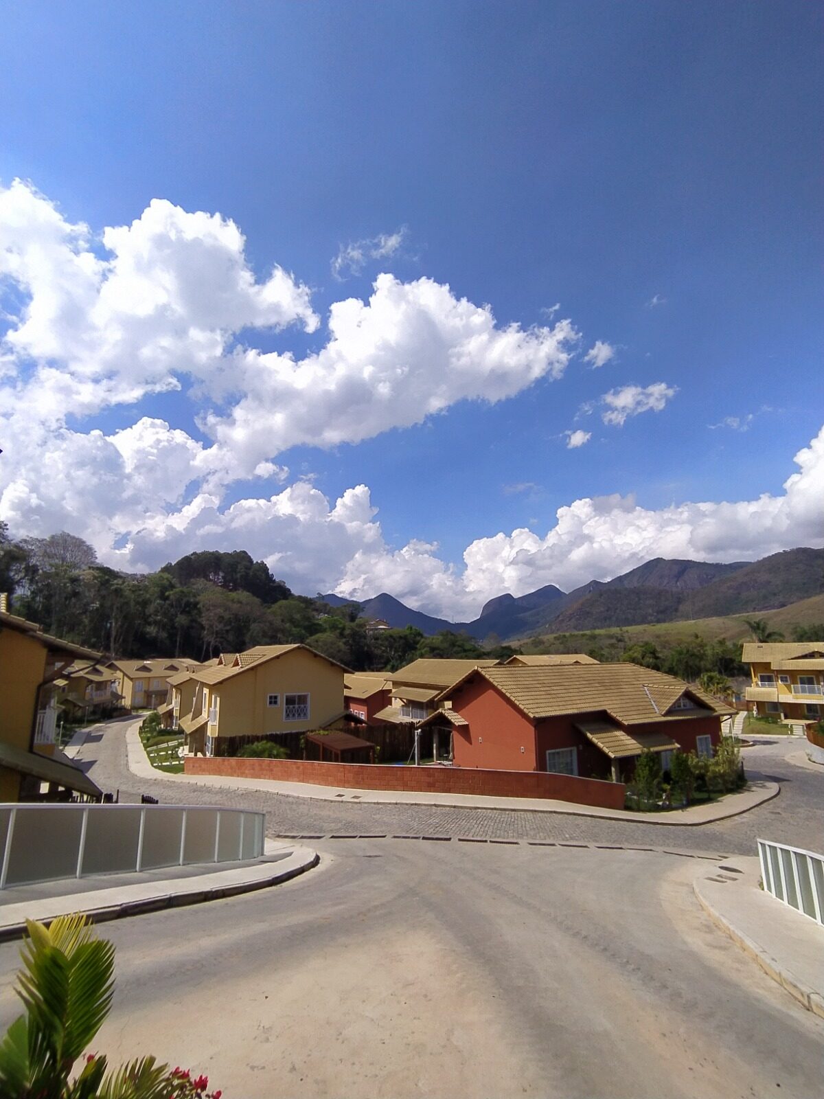 Conjunto de casas do condomínio Vivre Itaipava Residences